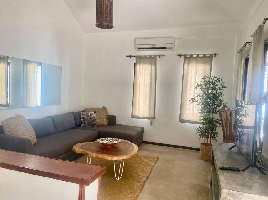 Bamboo Villa Тау Экстерьер фото