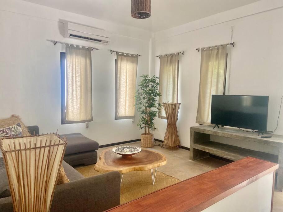 Bamboo Villa Тау Экстерьер фото
