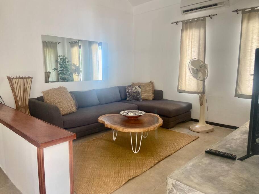 Bamboo Villa Тау Экстерьер фото